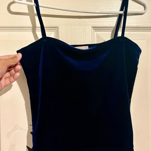 Blue Velvet Three-Piece Set - Picture 3 of 9